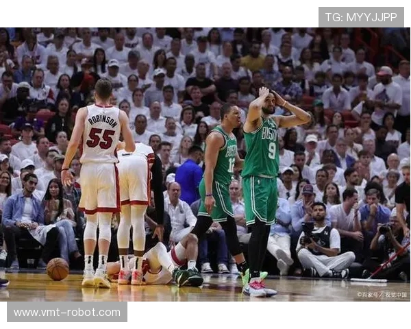 北控与八一激战正酣CBA联赛精彩对决引发球迷热议