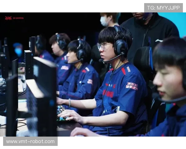 JDG战队以88分稳居世界冠军杯积分榜首位展现强劲实力 JDG战队以88分稳居世界冠军杯积分榜首位展现强劲实力